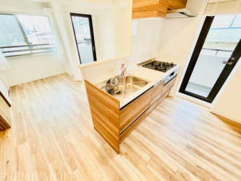 �@��b�̒e�ށA�Ζʎ��L�b�`���B���邢���͋C�̃��r���O�B