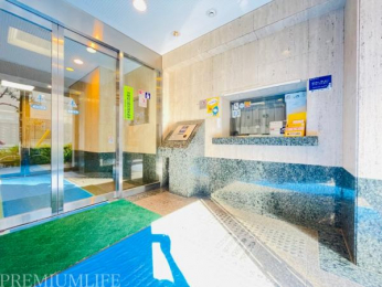 �@�I�[�g���b�N�E�Ǘ��l���̂���G���g�����X�B