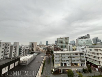 �@�X���݂�l�G�̈ڂ낢����]�ł���A�����炵�̗ǂ����͓I�ȃ��P�[�V����