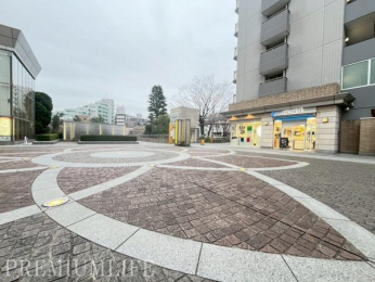 �@��Ƃ肠��Β���̃A�v���[�`����ۓI�ȁA�z�e�����C�N�ȍL�X�Ƃ����~�n�����