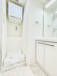 �@���[��������L�X���ʃX�y�[�X�ŁA�������萮�����K�ȕ�炵������