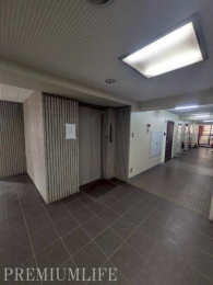 �@�d���ו���x�r�[�J�[�̈ړ����X���[�Y�ȃG���x�[�^�[����