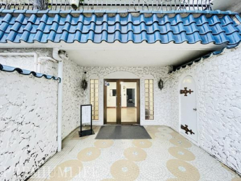 �@���������ӂ��G���g�����X���A���X�̕�炵���ʂ�܂�