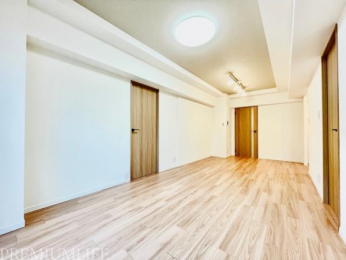 �@��13.7���̃��r���O�L�b�`���Ɗe�����͗��ꂽ����ŉƋ�z�u���₷���d�l