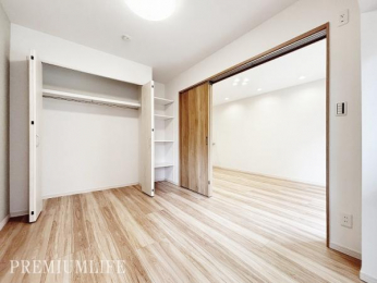 �@LDK�ƂȂ�������˂̊Ԏd�؂���̗p���A�J�ŋ�Ԃ��g����������4���m���ł��B