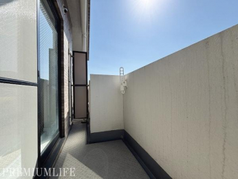 �@�����S�n�悭�����o���R�j�[�Ő��󕨂��������񊱂��܂��B