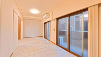 �@���₩�ȓ������������Ղ�~�蒍���A�S�n�悳�ɕ�܂ꂽ���邢���r���O���