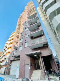 ���n�O�ώʐ^�@�����K�œ��ꂳ�ꂽ�O�ρB�������H�Ƃ͔��Α��Ɉʒu���Ă��邽�ߐÂ��Ȋ�