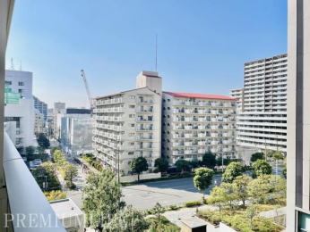 �@������L����J���I�Ȓ��]���A���X�̕�炵�ɖ�����^���܂�