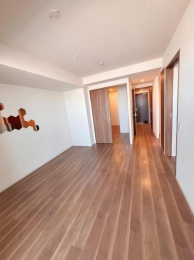 �@��10���̃��r���O�͋����ւƌq����A�����������X���[�Y�Ȑ݌v