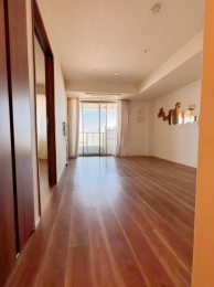 �@�L�b�`���ƃ��r���O����؂�ꂽ�݌v�ł��났���ԂƐH��ŋ�Ԃ��������܂��B