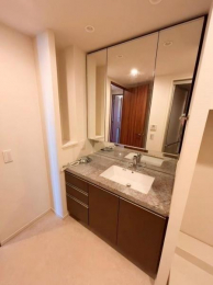 �@���ʃX�y�[�X�̍L�����ʑ�A���̎x�x���X���[�Y�ɂł��܂��B