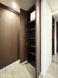 �@�L�x�Ȏ��[�X�y�[�X���m�ۂ��A���������������萮������݌v