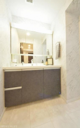 �@�������̂�����ʉ��ϑ�ŁA�����̐g�x�x�����K�ɁB