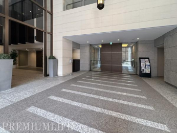 �@���������ӂ��G���g�����X��Ԃ��A�����̋A��Ԃ�D��ȂЂƂƂ���