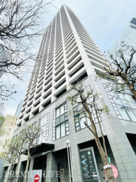 ���n�O�ώʐ^�@44�K���Ẵ^���[�}���V�����B����I�͐݌v�ɂ�鑶�݊�����t�H�������X���݂ɉf���܂��B