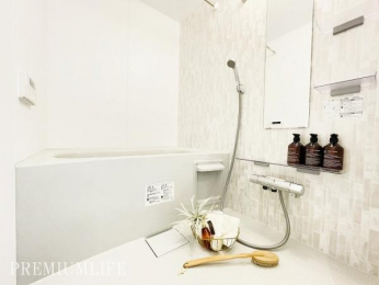 �@�V�K�������ꂽ���j�b�g�o�X�B���������@�t���ŁA�J�̓��̐���ɂ��֗��ł��B