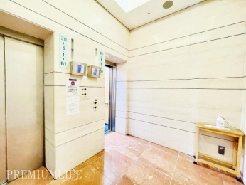 �@�G���x�[�^�[���ݒu����Ă��邽�߁A�ו������������K�ւ̈ړ������K�ł��B