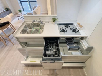 �@���[�L�x�Ŗ��邭�A�Ǝ������ɂ��z�����ꂽ�g������̗ǂ��V�X�e���L�b�`��