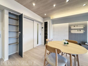 �@�Ƒ��̉�b�����R�ƒe�ށA���邭�J�������ӂ��_�C�j���O�X�y�[�X