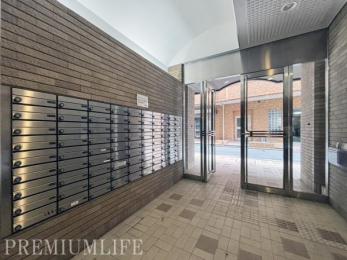 �@�Ǘ��̍s���͂������������ӂ�郍�r�[���A�Z�܂��̕i�i�����߂܂�