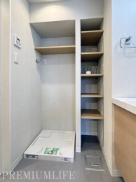 �@�L�x�Ȏ��[��������L�X���ʃX�y�[�X�ŁA�������萮�����K�ȕ�炵������