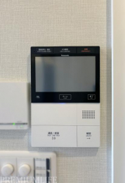 �@�炪�����Ĉ��S�A���j�^�[�t���C���^�[�t�H���B�ʘb�@�\�E�����{�^���t���B