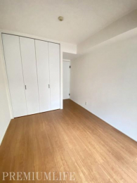 �@�傫�ȑ����玩�R�����L����A�J�����Ɩ��邳�����˔������m��