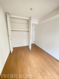 �@�L�x�Ȏ��[�X�y�[�X���m�ۂ��A���������������萮������݌v