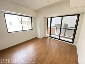 �@��ʍ̌��ɂ�薾�邳�ƒʕ����m�ۂ������K�ȃ��r���O�_�C�j���O