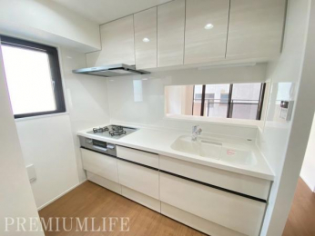 �@���t���Ŏ��R���������Ղ荷�����ށA���邭���ʂ��̗ǂ��L�b�`�����