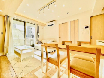 �@�_�E�����C�g����������ݒu����Ă���܂�