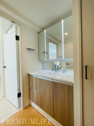 �@���������ӂ�閾�邢���ʋ�Ԃ��A�����̐g�x�x��S�n�悭�T�|�[�g���܂�