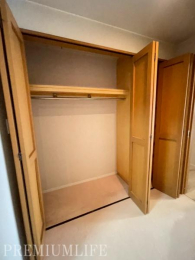 �@�L�x�Ȏ��[�X�y�[�X���m�ۂ��A���������������萮������݌v