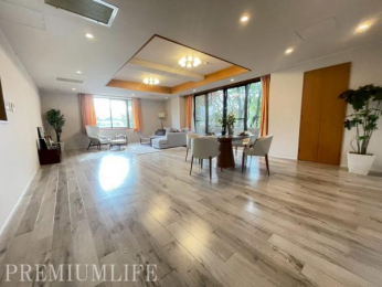 �@���₩�ȓ������������Ղ�~�蒍���A�S�n�悳�ɕ�܂ꂽ���邢���r���O���