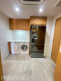 �@�܂�Ńz�e���̂悤�ȍ������Ɛ��������Y���@�\�I�Ȑ��ʋ��