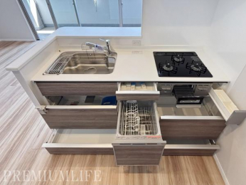 �@���[�L�x�Ŗ��邭�A�Ǝ������ɂ��z�����ꂽ�g������̗ǂ��V�X�e���L�b�`��