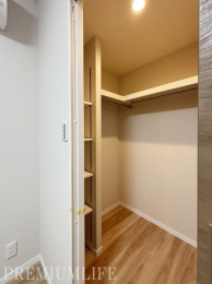 �@��e�ʃE�H�[�N�C���N���[�[�b�g�t���ŁA���[�͂ɗD�ꂽ�Z���