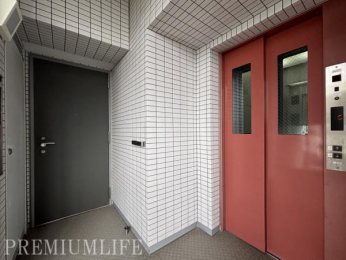 �@�d���ו���x�r�[�J�[�̈ړ����X���[�Y�ȃG���x�[�^�[����