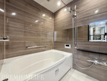 �@���������ӂ������f�U�C���ŁA�������Ƃ��낰�闁�����