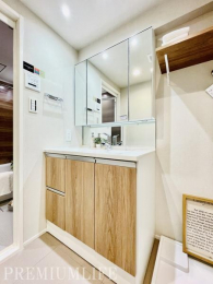 �@�L�x�Ȏ��[��������L�X���ʃX�y�[�X�ŁA�������萮�����K�ȕ�炵������