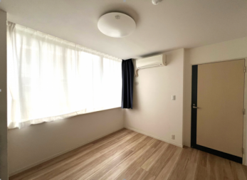 �@��7���̗m���B�v���C�x�[�g��ԂƂ��āA�������߂����鎺���B