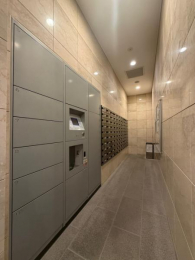 �@�s�ݎ��A�ו��̎󂯎��ɕ֗��ȑ�z�{�b�N�X��ݒu�B