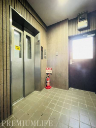 �@�d���ו���x�r�[�J�[�̈ړ����X���[�Y�ȃG���x�[�^�[����