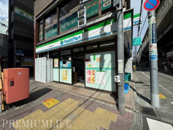 �@�t�@�~���[�}�[�g �󑐋��w�O�X�܂�150m�i�k��2���j