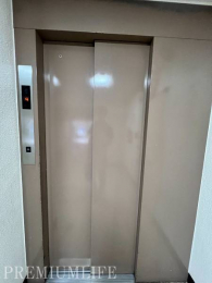 �@�d���ו���x�r�[�J�[�̈ړ����X���[�Y�ȃG���x�[�^�[����