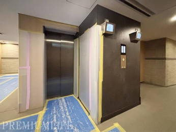 �@�d���ו���x�r�[�J�[�̈ړ����X���[�Y�ȃG���x�[�^�[����