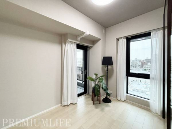 �@�o���R�j�[�ɖʂ��A���[�t���Ŏ�������������ۂĂ�A�L����L�����p�ł�����K�ȗm��