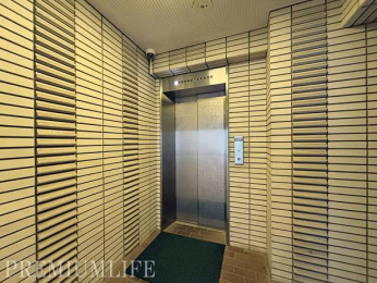 �@�d���ו���x�r�[�J�[�̈ړ����X���[�Y�ȃG���x�[�^�[����