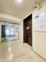 �@�d���ו���x�r�[�J�[�̈ړ����X���[�Y�ȃG���x�[�^�[����